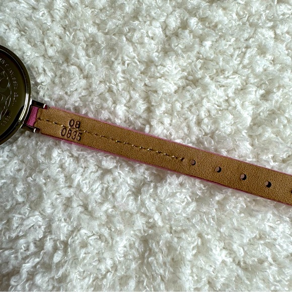 VINTAGE COACH LADIES WATCH PINK TONE EST.1941 SWISS QUARTZ - Picture 9 of 11